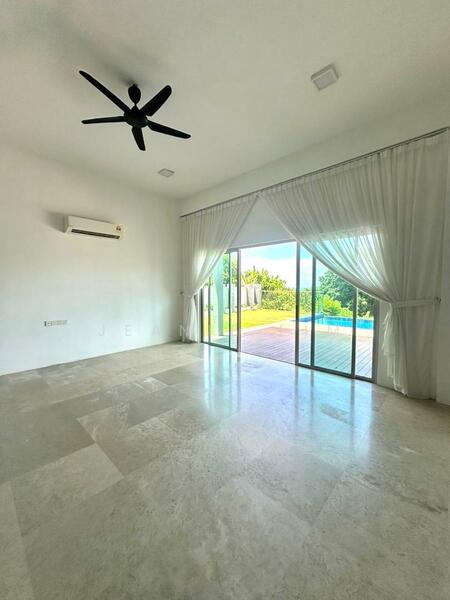 Untuk Disewa - 10 Island Resort