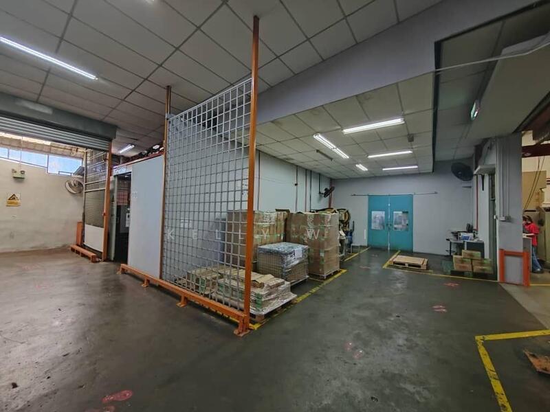 Untuk Dijual - Taman Perindustrian Desa Cemerlang @ Jalan Maju 1.5 Storey Semi D Factory For Sale