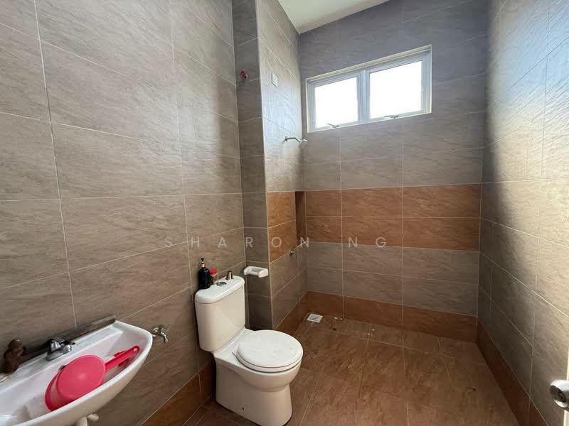 2-storey Terraced House for Sale in Taman Impian Emas (Skudai) - Sharon Ng - Bathroom - PropertyGuru.com.my
