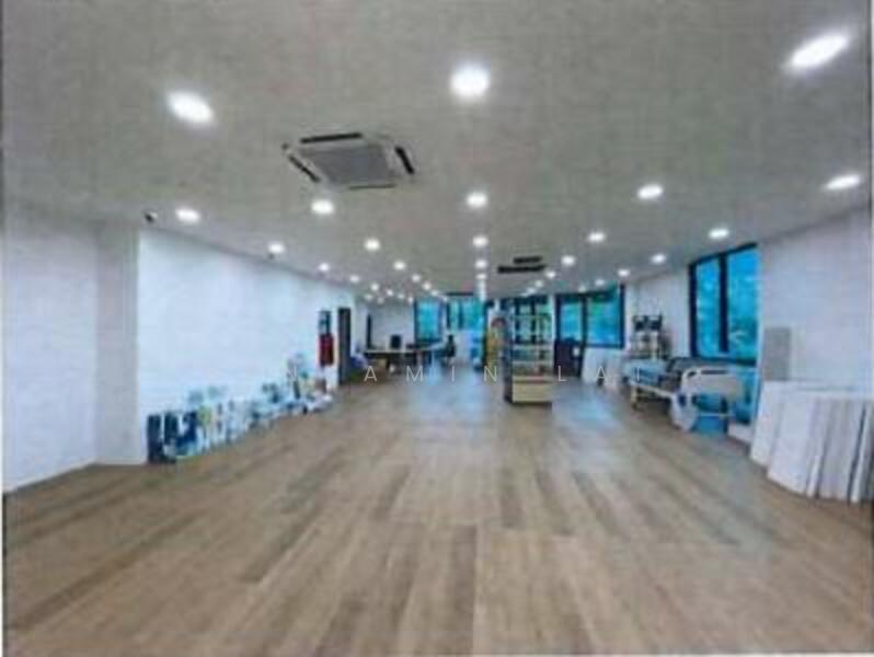 Untuk Disewa - Bandar Seri Putra, Kajang 3 Story Shop (Corner Lot) For Rent