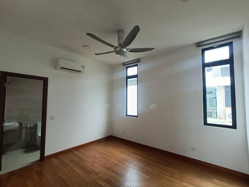 For Sale - Taman Nusa Duta 3