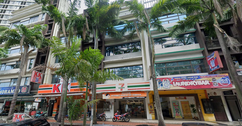 For Sale - Shah Alam Seksyen 22 ROI 4.5% MAIN ROAD Freehold 4sty Shop with Lift