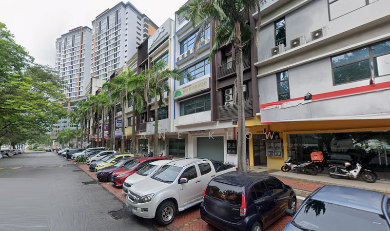 For Sale - Shah Alam Seksyen 22 ROI 4.5% MAIN ROAD Freehold 4sty Shop with Lift
