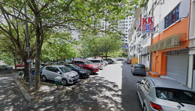 For Sale - Shah Alam Seksyen 22 ROI 4.5% MAIN ROAD Freehold 4sty Shop with Lift