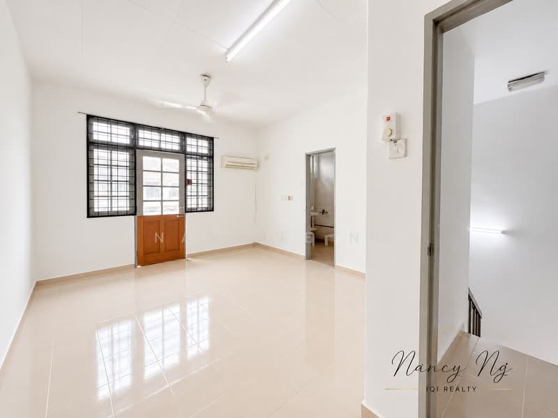 Rumah Teres 2 Tingkat untuk Dijual di Raja Uda (Butterworth) - Nan See Ng - Living Room - PropertyGuru.com.my