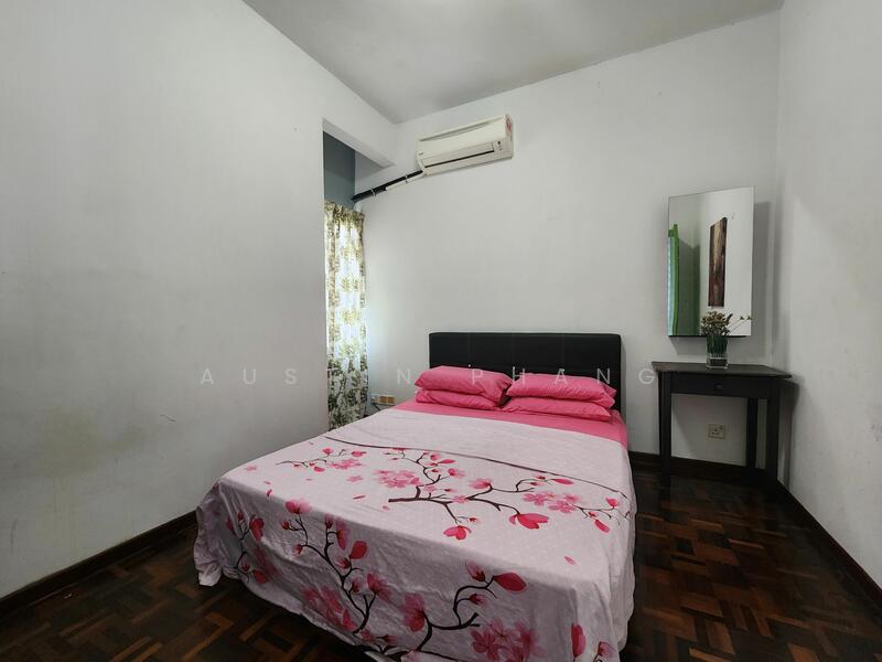 Untuk Disewa - Spanish Villa