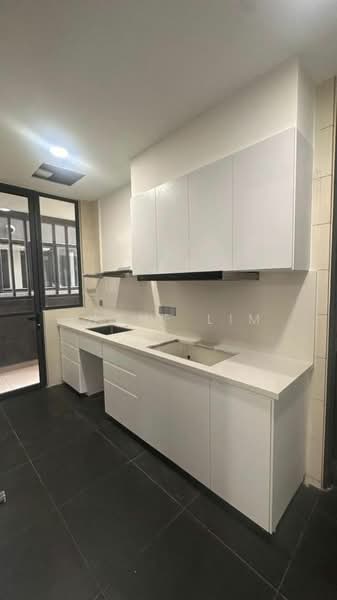 Untuk Disewa - The Estate