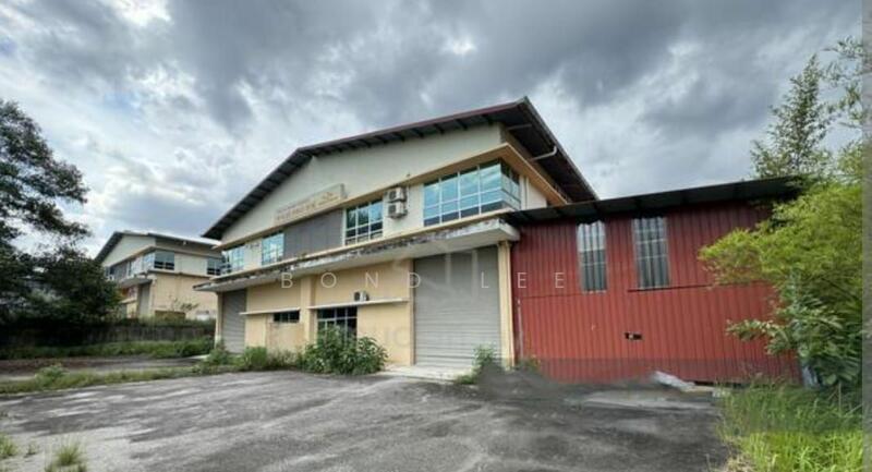 For Rent - ( Corner ) Rawang Perdana SMS 1.5sty Semi-D Factory For Rent