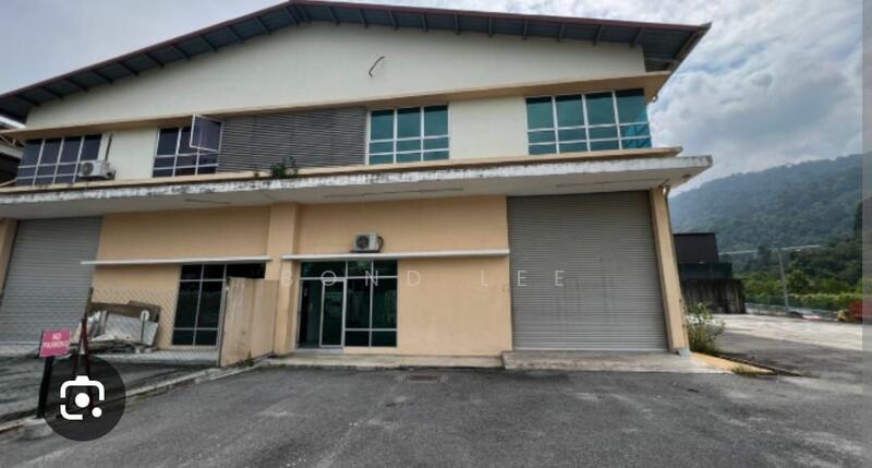 For Rent - ( Corner ) Rawang Perdana SMS 1.5sty Semi-D Factory For Rent
