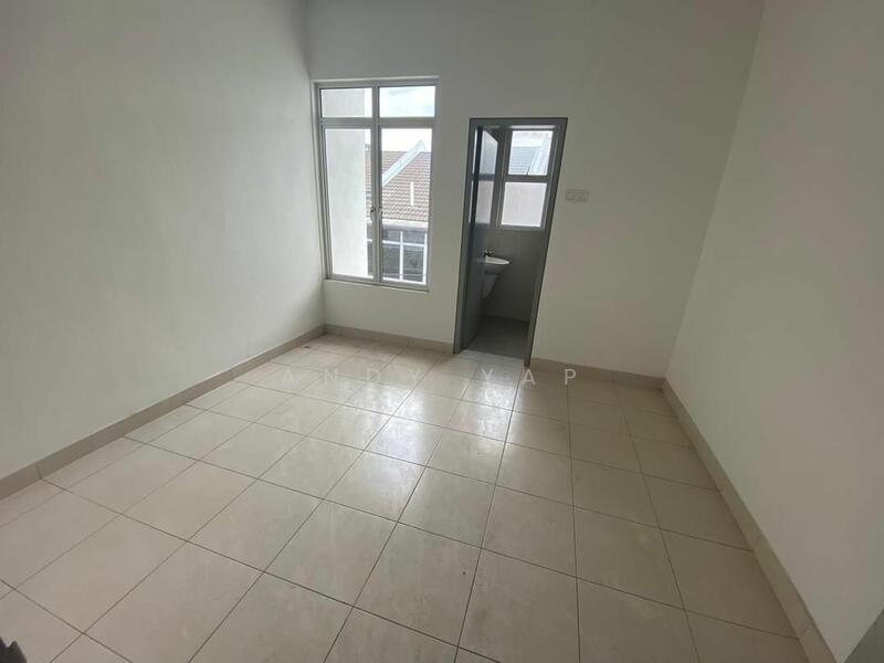 For Sale - Terraced House at Kota Emerald