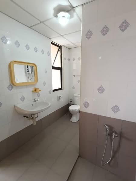 Condominium for Sale at Mutiara Oriental - Ivan Kok - Bathroom - PropertyGuru.com.my