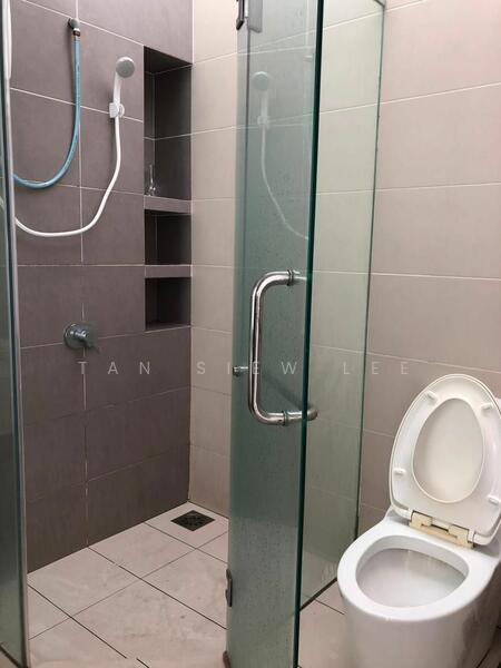 Untuk Disewa - 3-storey Terraced House at Seksyen 11