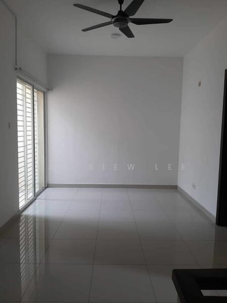 Untuk Disewa - 3-storey Terraced House at Seksyen 11