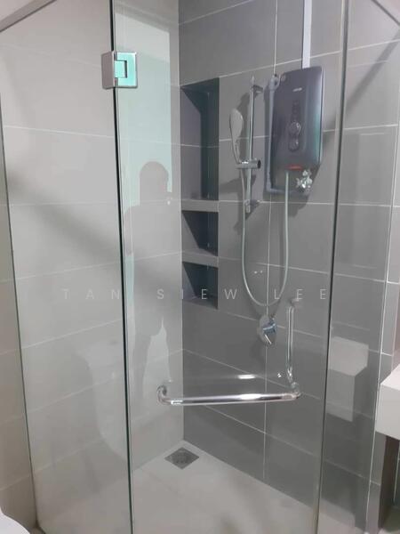 Untuk Disewa - 3-storey Terraced House at Seksyen 11