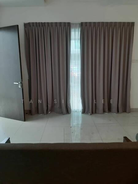 Untuk Disewa - 3-storey Terraced House at Seksyen 11