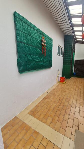 For Sale - Single storey corner link