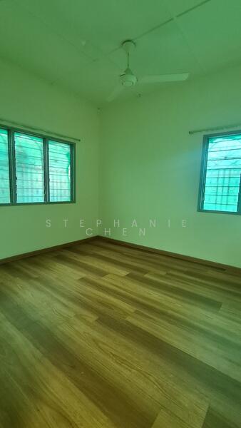 For Sale - Single storey corner link