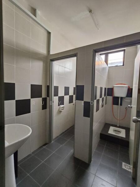 Untuk Disewa - Setia Business Park – Semi-Detached Factory for Rent