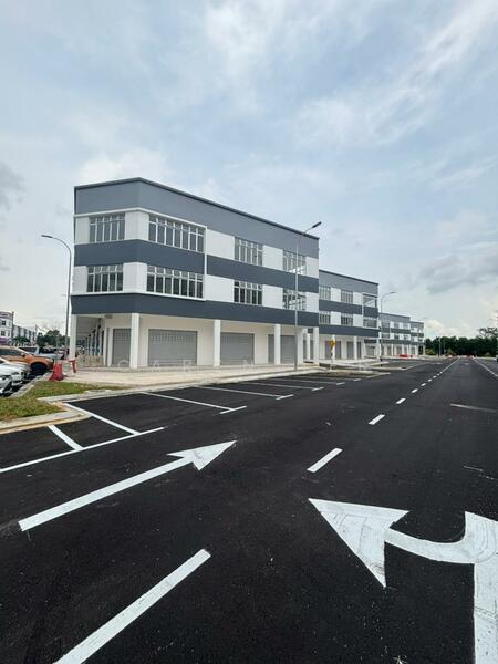 For Rent - Kulai Indahpura @ Vervocity 3 Storey Terrace ( Brand New / Corner Lot ) Shop ( Ground Floor )