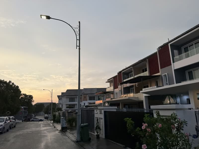 Rumah Teres 3 Tingkat untuk Dijual di Taman Taming Indah 2 (Bandar Sungai Long) - Teammy Lee - PropertyGuru.com.my