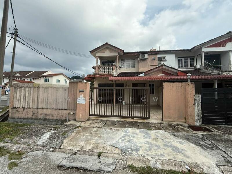 For Sale - Ipoh Jalan Kuala Kangsar Taman Che Wan Double Storey Corner House For Sale