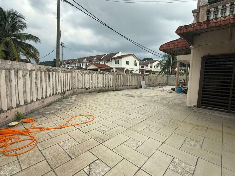 For Sale - Ipoh Jalan Kuala Kangsar Taman Che Wan Double Storey Corner House For Sale