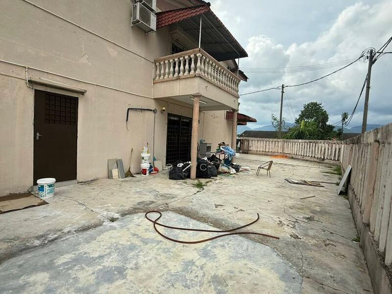 For Sale - Ipoh Jalan Kuala Kangsar Taman Che Wan Double Storey Corner House For Sale