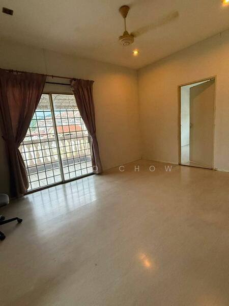 For Sale - Ipoh Jalan Kuala Kangsar Taman Che Wan Double Storey Corner House For Sale