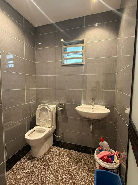 For Sale - Ipoh Jalan Kuala Kangsar Taman Che Wan Double Storey Corner House For Sale