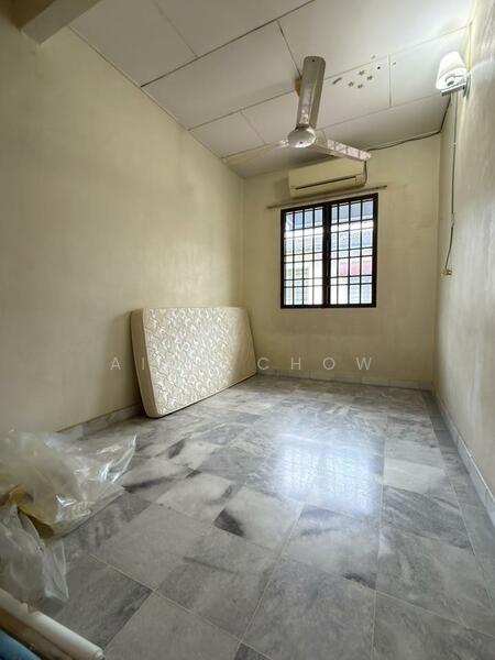 For Sale - Menglembu Kledang Utara Taman Arkid Double Storey Good Condition House For Sale