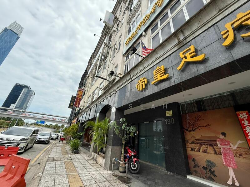 For Rent - ⭐ Corner ⭐ 2500sf ⭐ Ultra-Prime Location ⭐ Walking distance to BBCC, TRX, Times Square