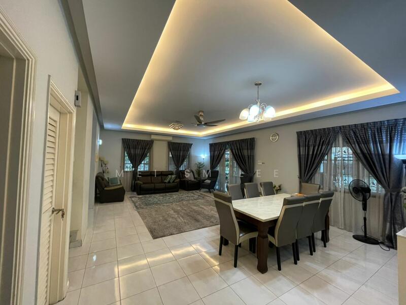 Avenue One Lake Valley Living Room