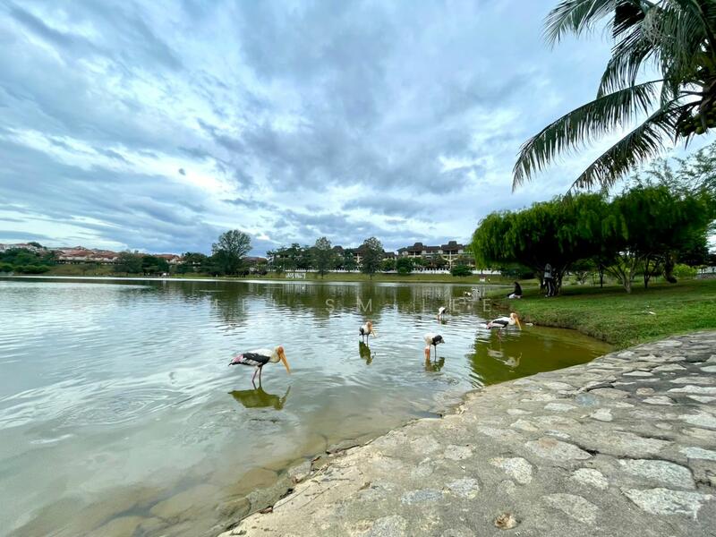 Avenue One Lake Valley