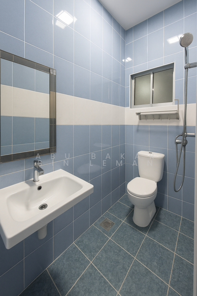 Ground Floor Batroom