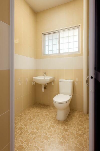 Common Bathroom for Bedroom 2&3