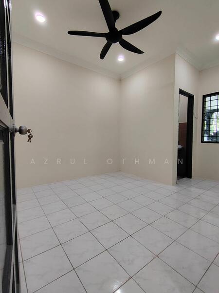 Rumah Teres 1-Tingkat untuk Dijual di Taman Sri Anggerik (Rantau) - Azrul Othman - PropertyGuru.com.my