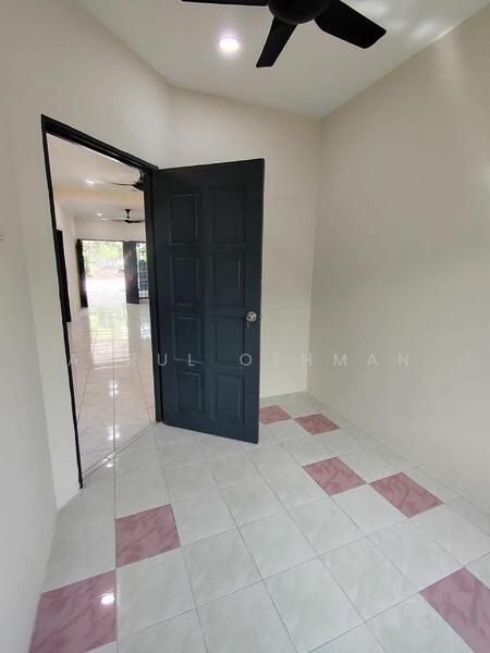 Rumah Teres 1-Tingkat untuk Dijual di Taman Sri Anggerik (Rantau) - Azrul Othman - PropertyGuru.com.my