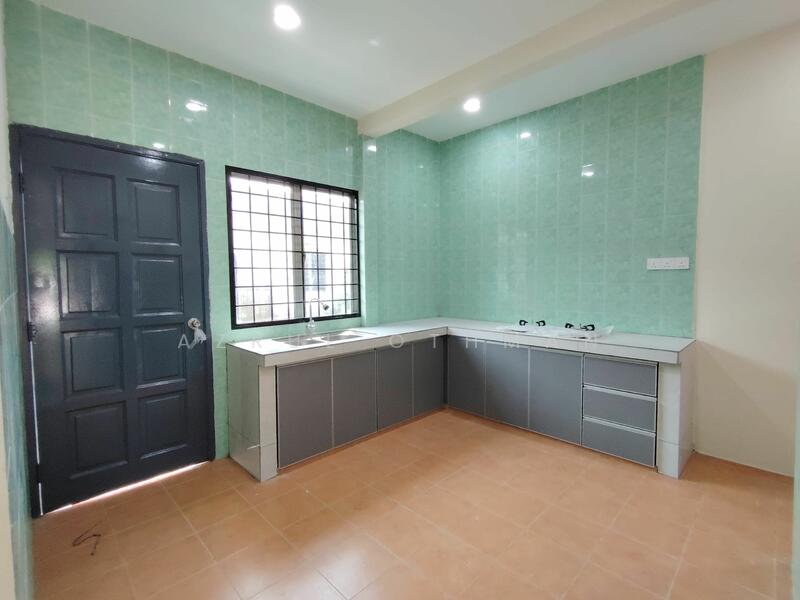 Rumah Teres 1-Tingkat untuk Dijual di Taman Sri Anggerik (Rantau) - Azrul Othman - PropertyGuru.com.my