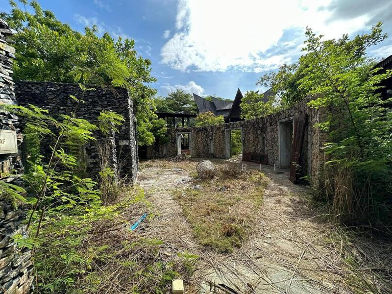 For Sale - Resort in Pantai Chenang Langkawi