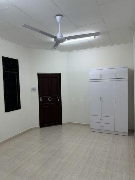 For Rent - Ros Merah