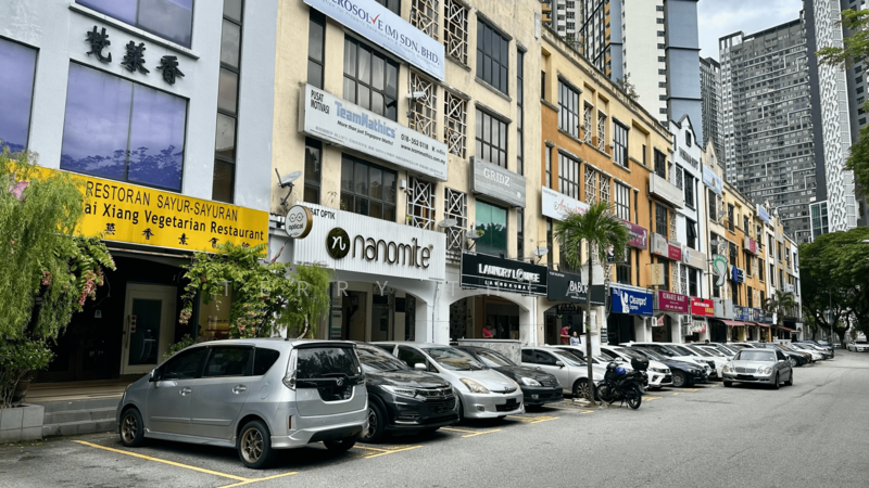 For Sale - 4 Storey Shop @ Danau Desa , Chinese Crowd & High Demand Area