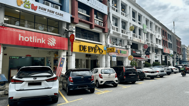 For Sale - 4 Storey Shop @ Danau Desa , Chinese Crowd & High Demand Area