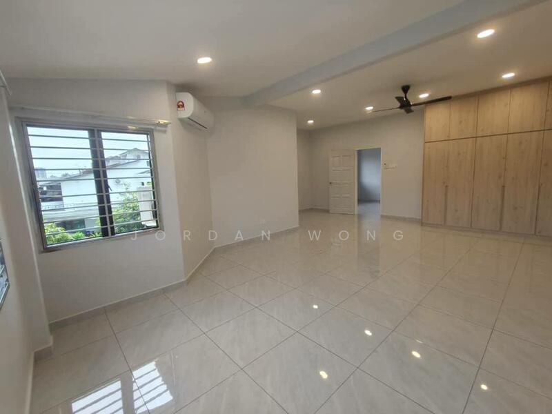For Rent - Perling, Jalan Belibis, Corner House, bukit indah