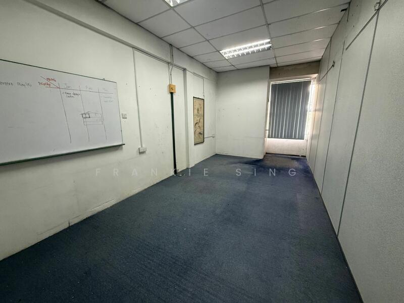 Untuk Disewa - Shop / Office at Taman Fadason