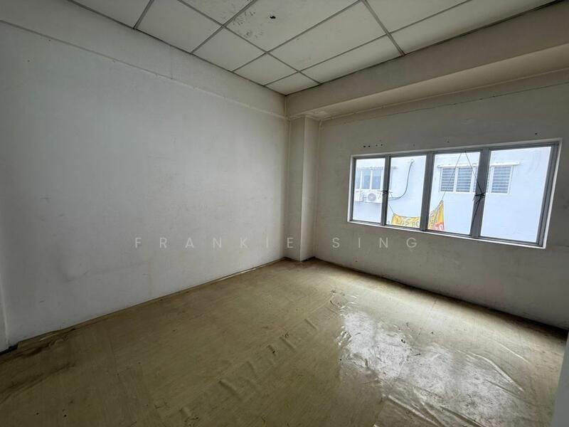 Untuk Disewa - Shop / Office at Taman Fadason