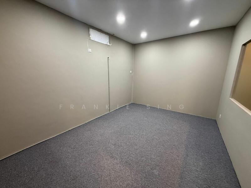 Untuk Disewa - Shop / Office at Taman Fadason