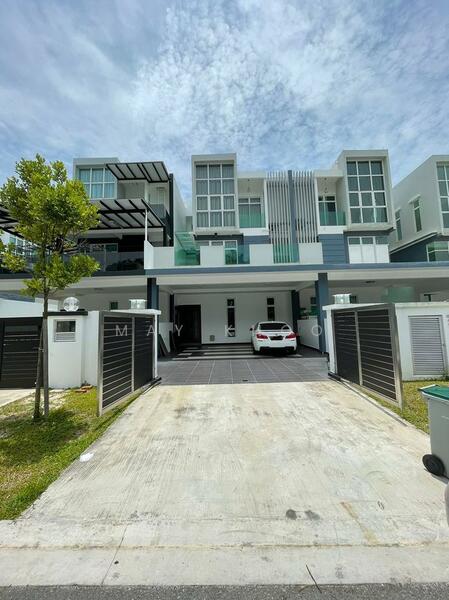 For Sale - Autumn Breeze 3 Storey Superlink XL House, Taman Nusa Sentral
