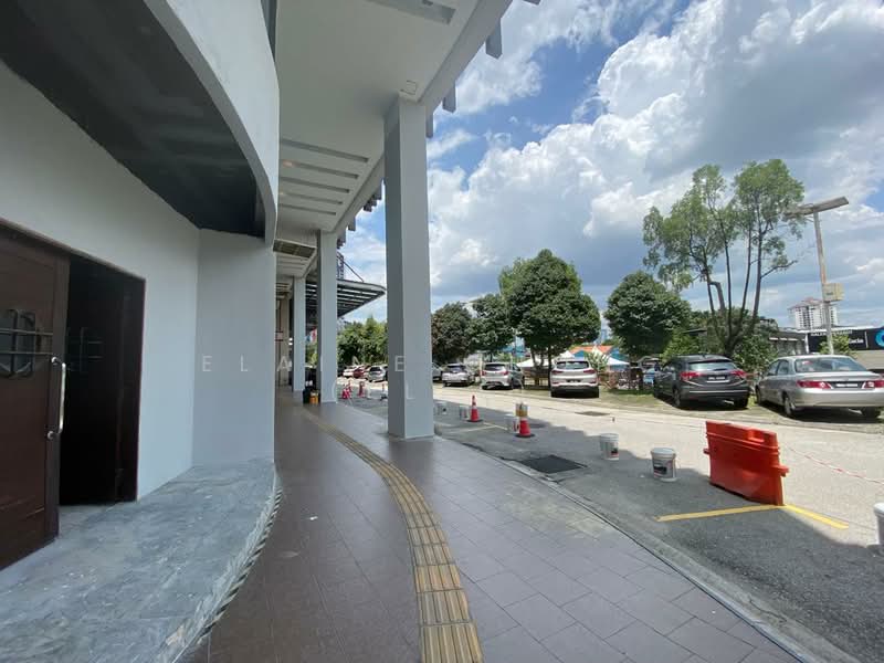 For Rent - Ground floor - very prominent, busy road
