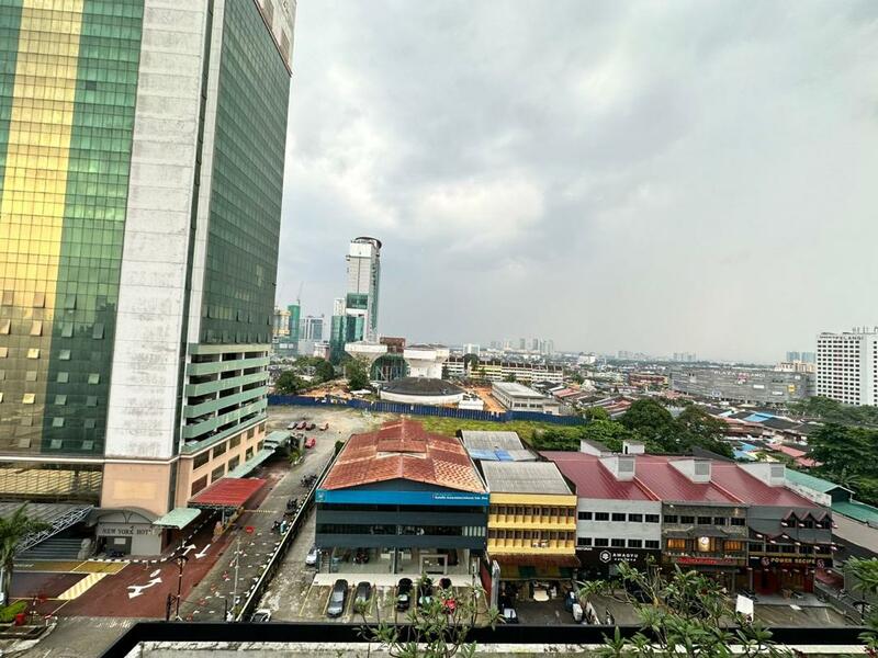 Untuk Dijual - Twin Galaxy (Dwi Galaksi)