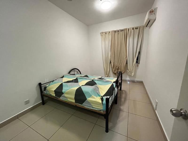 Service Residence for Sale at Meridin Bayvue Serviced Apartment - Hooi Yee Lee - Bedroom - PropertyGuru.com.my